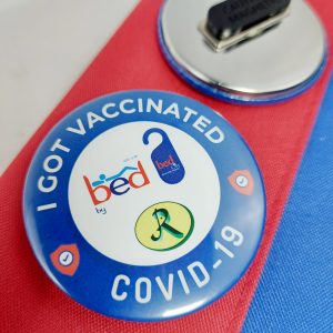 เข็มกลัดวัคซีน เข็มกลัดฉีดวัคซีนแล้ว เข็มกลัด VACCINATED เข็มกลัดได้รับวัคซีน PIN VACCINATED